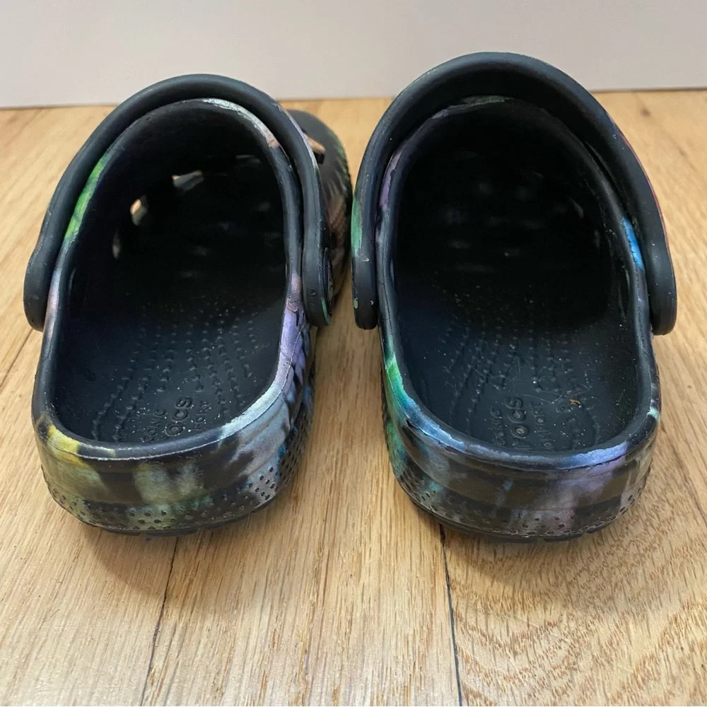 Crocs Clogs Kids Sz 7 Tie Dye Unisex Sandals Mario Jibbits Slip On Colorful Fun